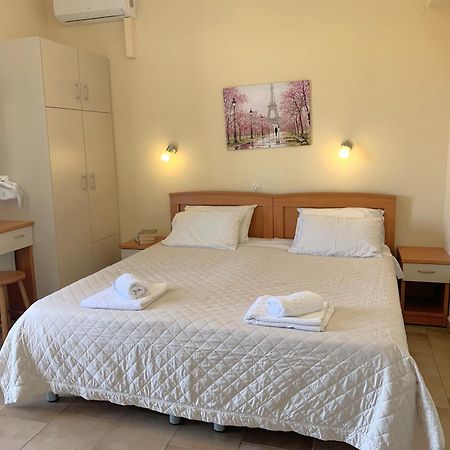 Dionysios Studios Skala  Exteriör bild
